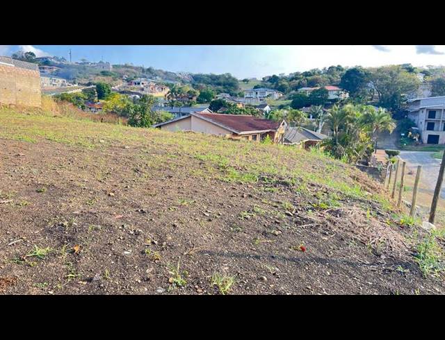 LAND FOR SALE IN UMKUMBAAN